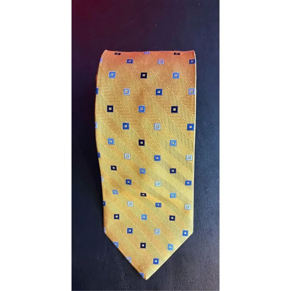 Brooks Brothers tie